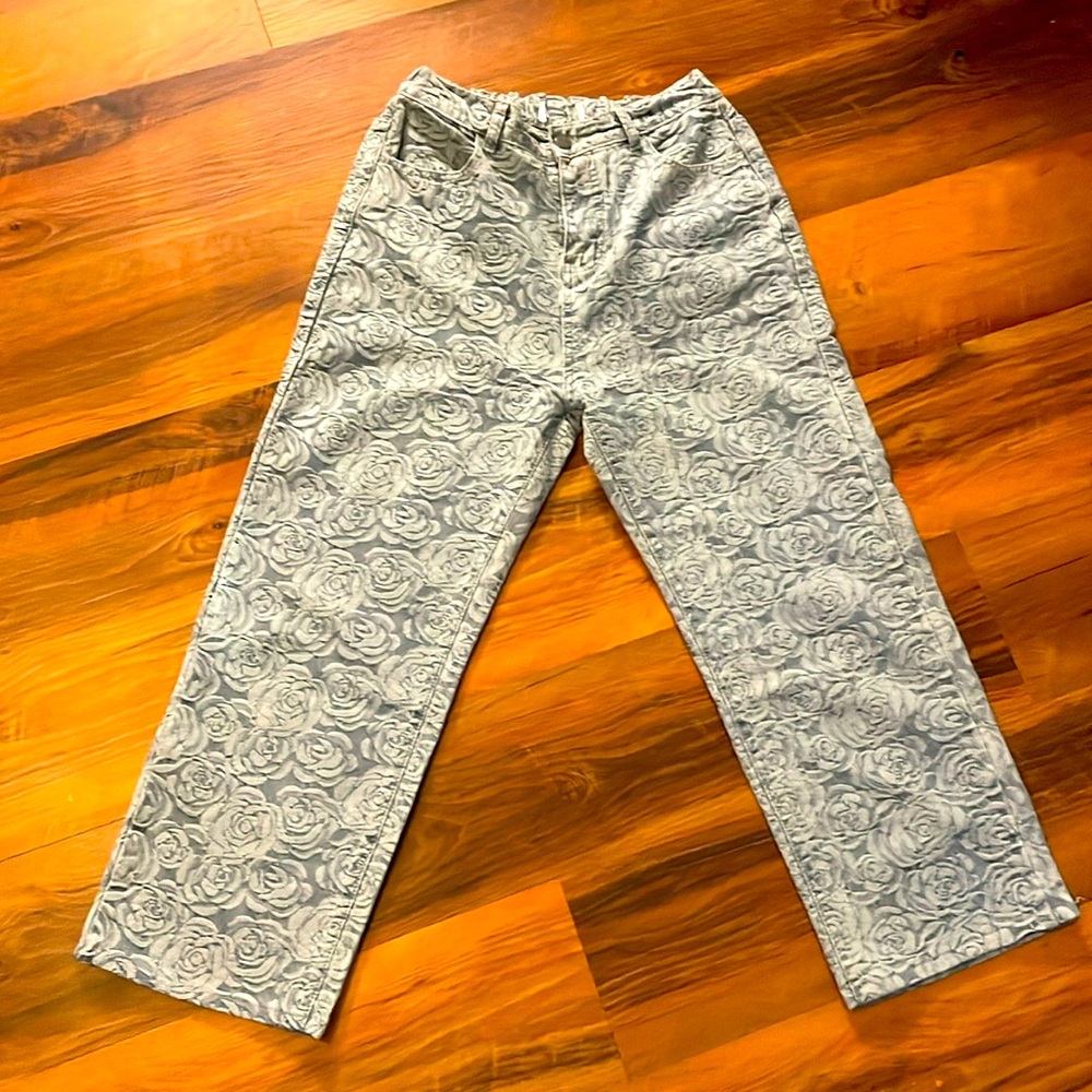Beautiful floral jeans size medium/ large